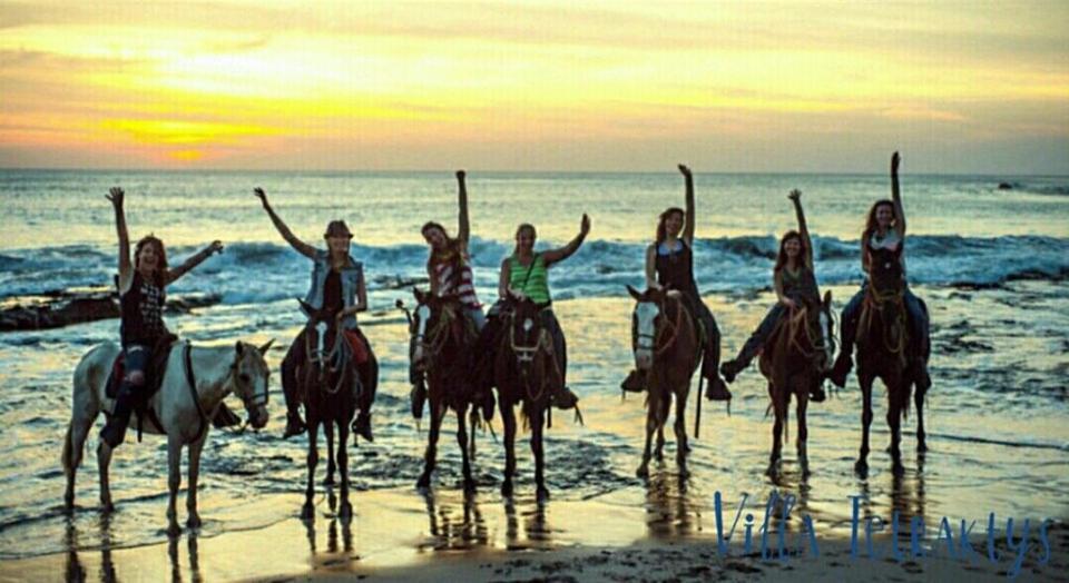 Tetraktys Estate Beachside Υδωρ Ágios Matthaíos Dış mekan fotoğraf