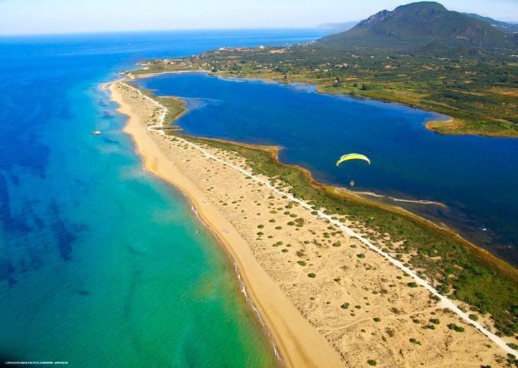 Tetraktys Estate Beachside Υδωρ Ágios Matthaíos Dış mekan fotoğraf